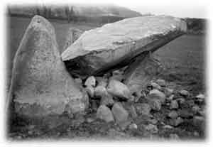 Cromlech Cae’r Goetan yn 2000