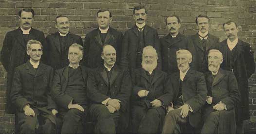 Hywel Tudur (second from the left, front row)