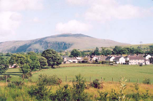 Pentref Llanllyfni