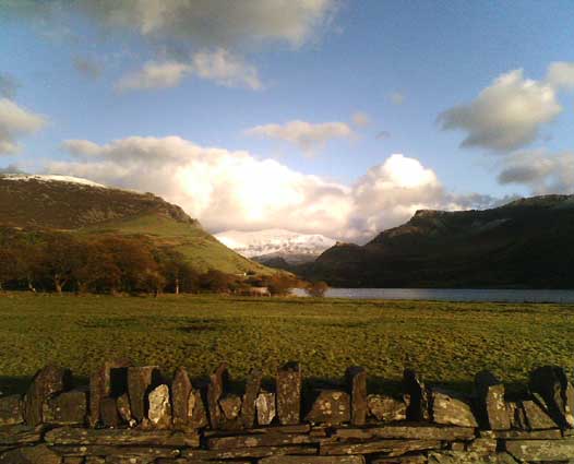 Golygfa o'r Wyddfa o Nantlle