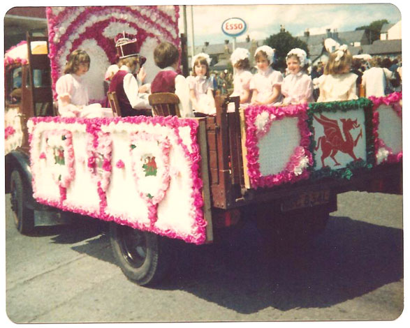 Denise, the Queen, and her Court in Penygroes