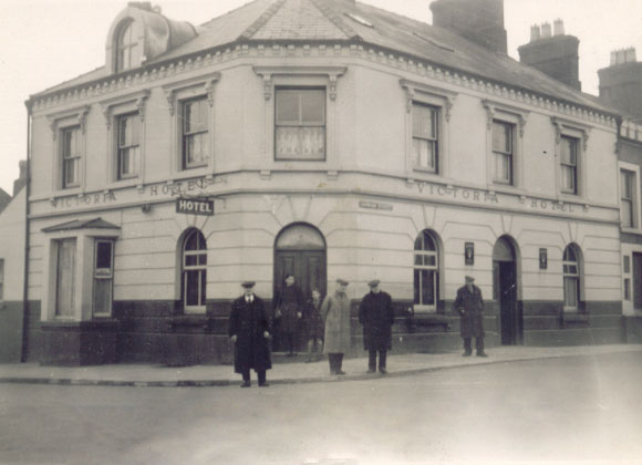 The Victoria Hotel in Penygroes c. 1950
