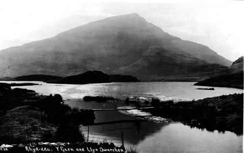 Llyn Dywarchen Lake