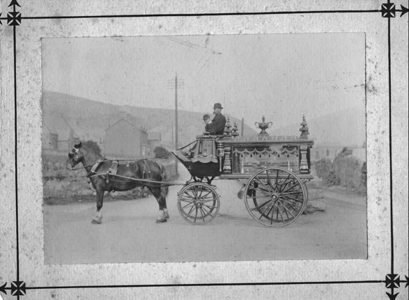 Richard Oswald Jones with his Grandfather on Station Road circa 1922